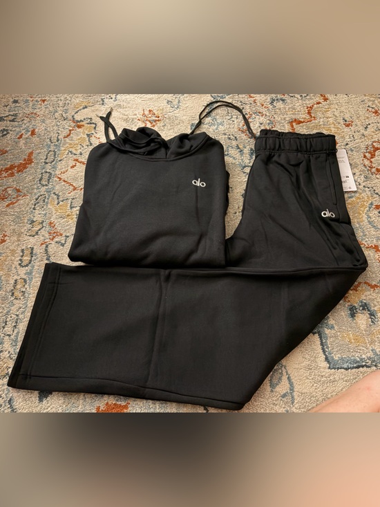 ALO Yoga Pants - NWT Alo Yoga Accolade Hoodie & Sweatpants Matching Set Black